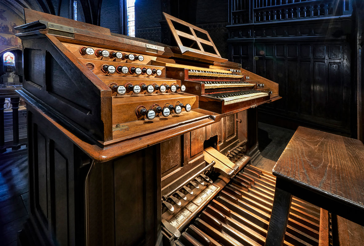 taur_2_galibert_tlo_gallery